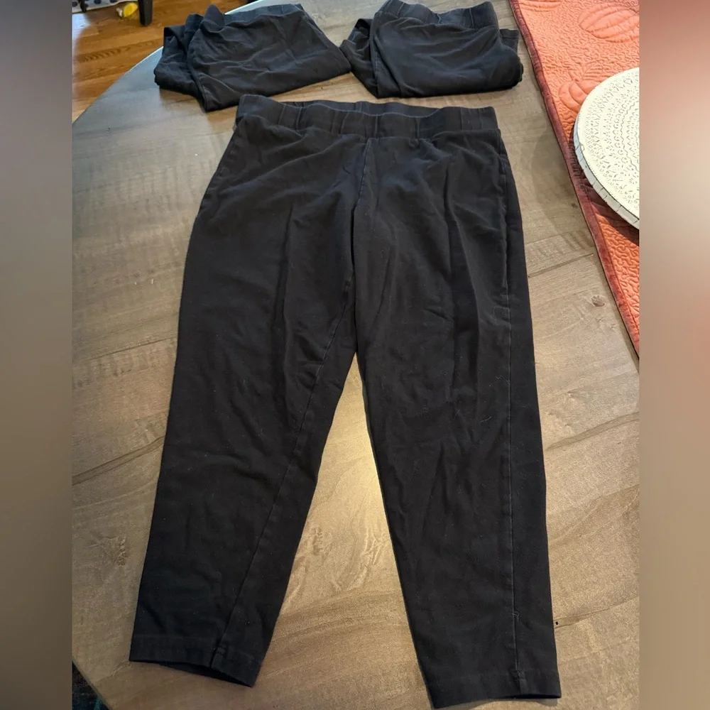 Set of 3 Torrid Black cropped Leggings